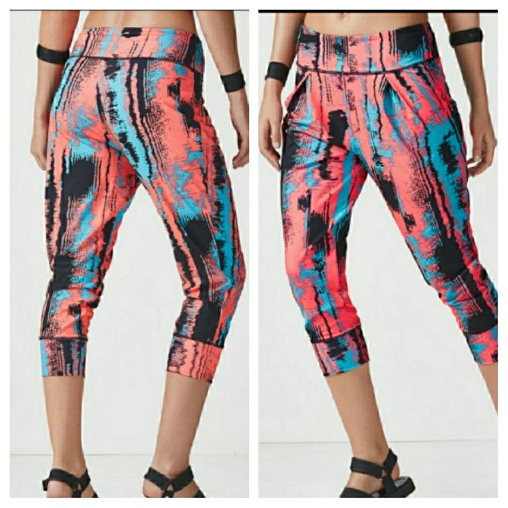 Fabletics jogger capri pants